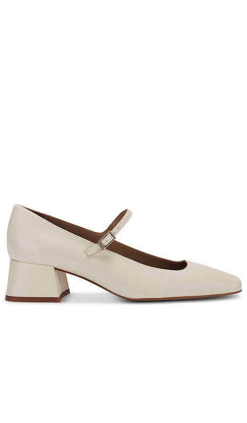 Evan Heel in Ivory. - size 39 (also in 38)